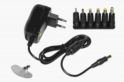 ALIMENTATORE UNIVERSALE MULTISPINA 3-12 VOLT 1000 MA