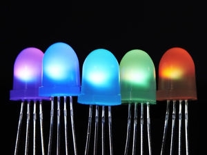 Led a luce diffusa da 8mm Neopixel a 4 piedini (RGB)